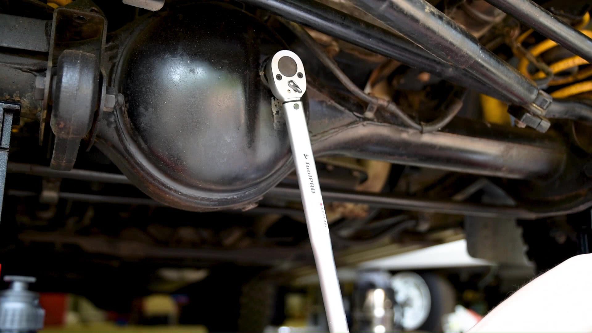 how to check and top up differential fluid