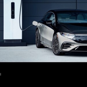 2022 mercedes benz eqs owners manual.jpg