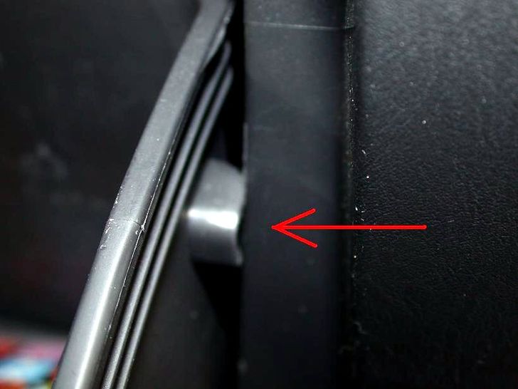 how to change the cabin air filter in a toyota step 4