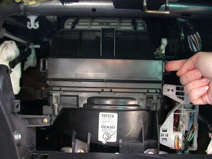 how to change the cabin air filter in a toyota step 5