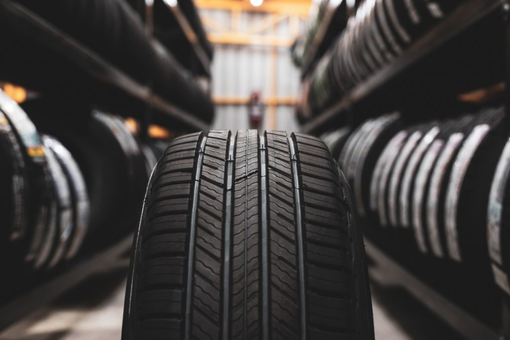 how to switch to all season tires (and when to do it) 