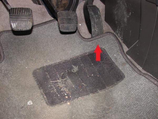 proper vs. improper floor mat installation