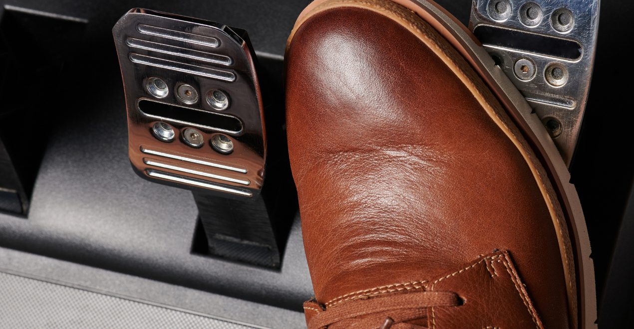 what to do if your gas pedal gets stuck a life saving guide
