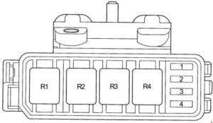 Toyota Corolla 1995 - 2002 E110 Fuse Box Diagram